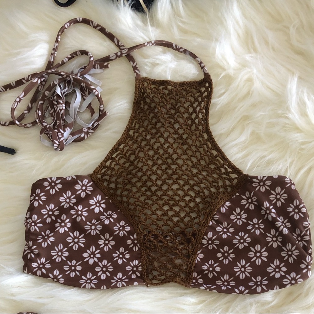 Acacia Daisy crochet top size M